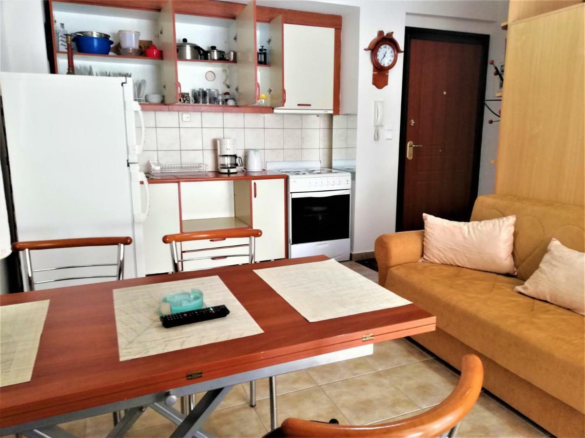Kalamata Downtown Apartment Bagian luar foto